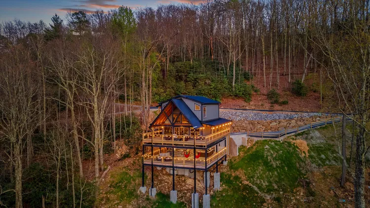 Kelly's Escape exterior